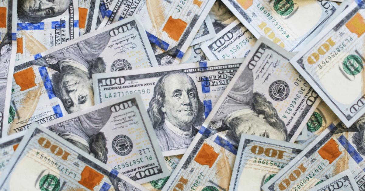 Image of one hundred dollar bills – Expanding Wallet